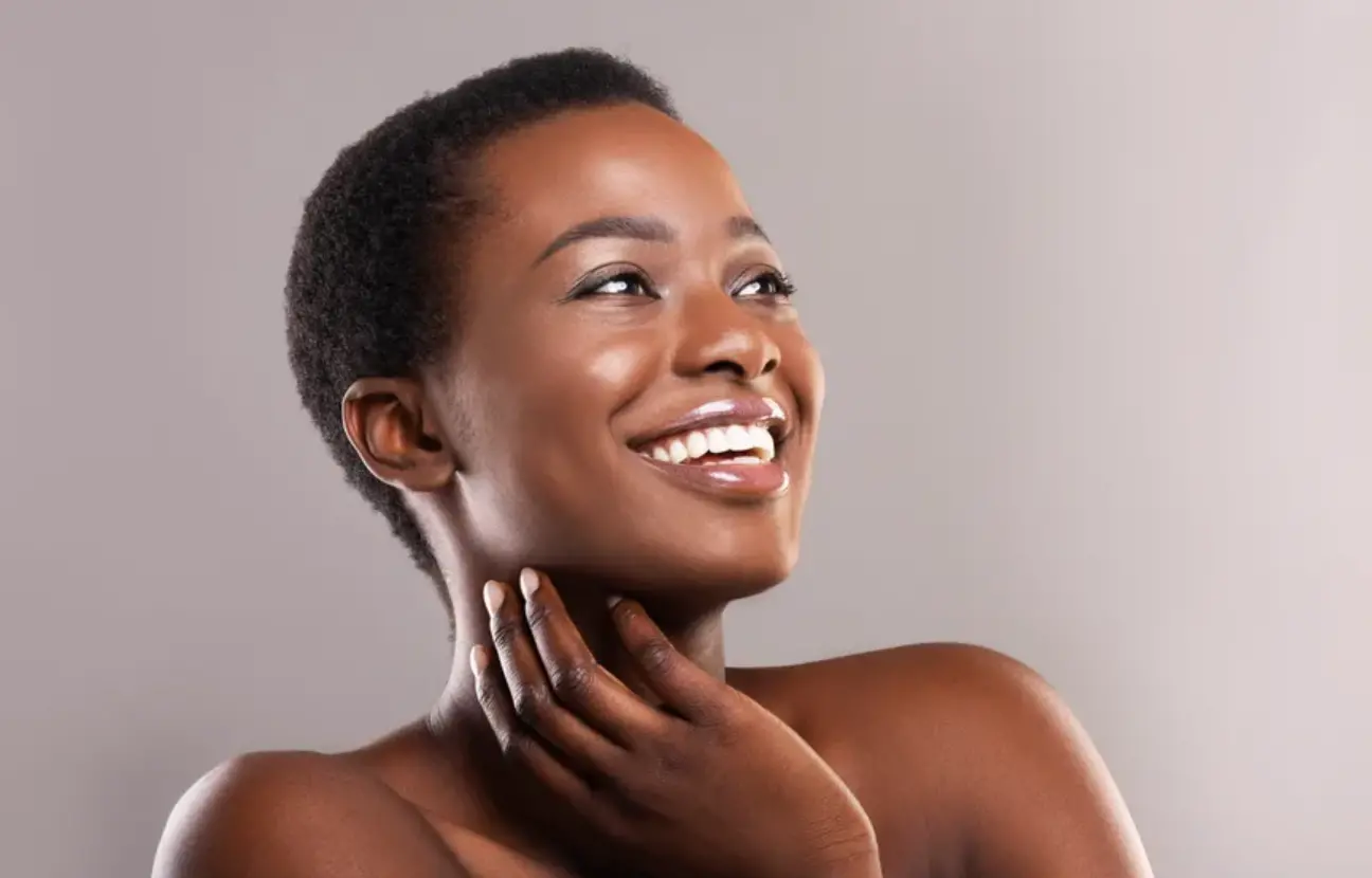 African American patient consulting a Busan plastic surgeon for lower face contouring and facial thread lifting